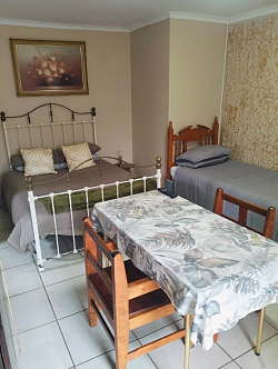 1 x Double & 1 x Single Bed